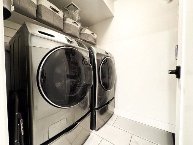 Building Photo - "Newly Renovated 3-Bed, 2-Bath Condo in Yuma!"