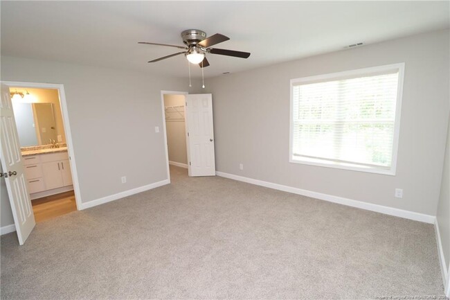 Building Photo - 104 Rainmist Cir