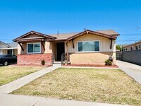 Building Photo - Charming Home for Lease in a Prime Location