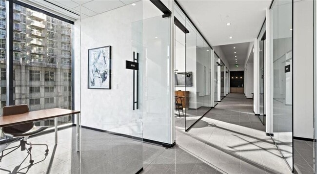 Building Photo - 811 Peachtree St NE