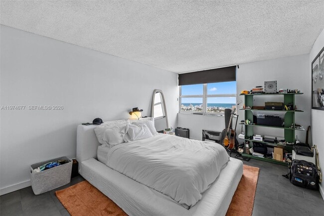 Building Photo - 650 West Ave