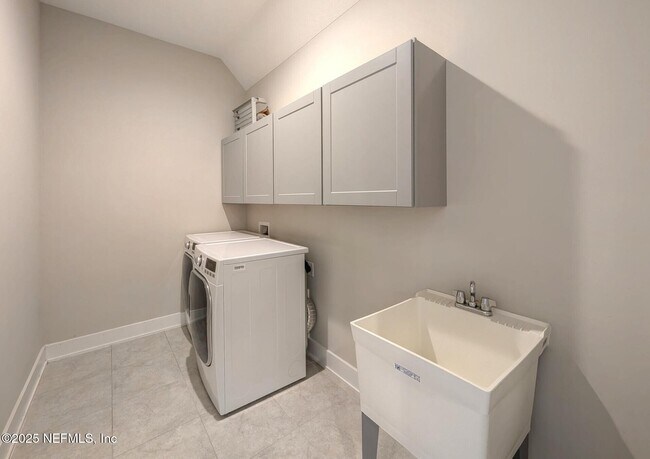 Building Photo - 141 Topside Dr.