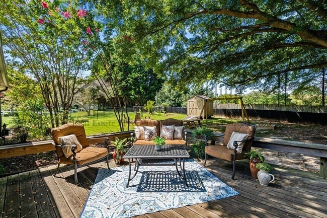 Building Photo - 1480 Spring Hill Cir