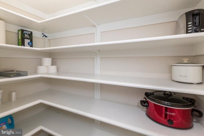 Building Photo - 255 S Pickett St