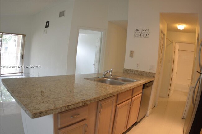 Building Photo - 10630 SW 157th Ct