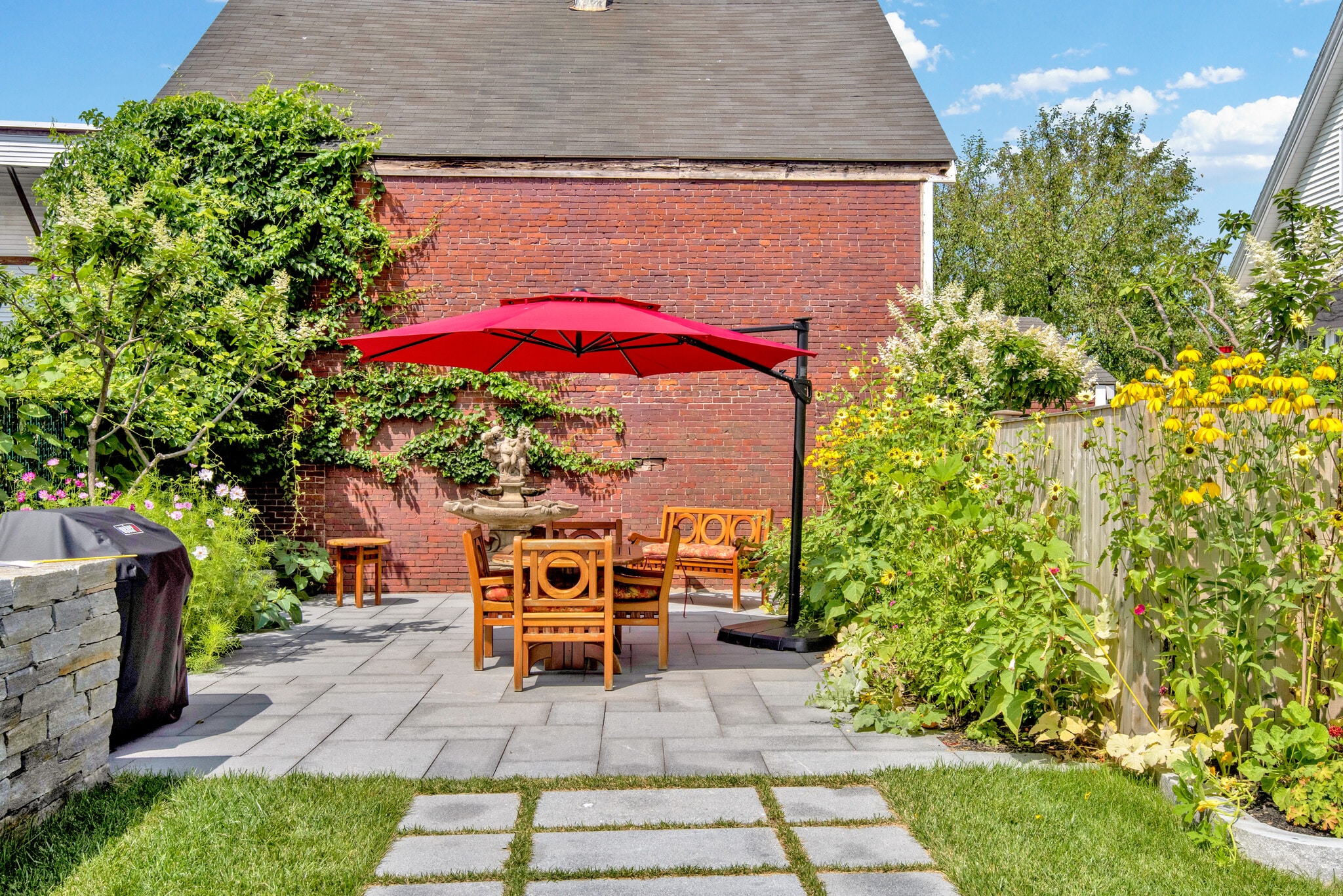 Building Photo - 158 Pearl St