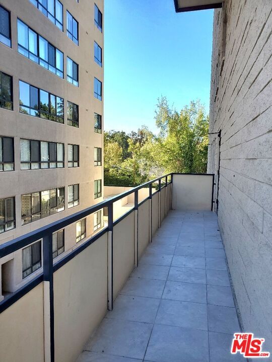 Building Photo - 10535 Wilshire Blvd