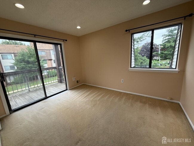 Building Photo - 1302 Edison Glen Terrace