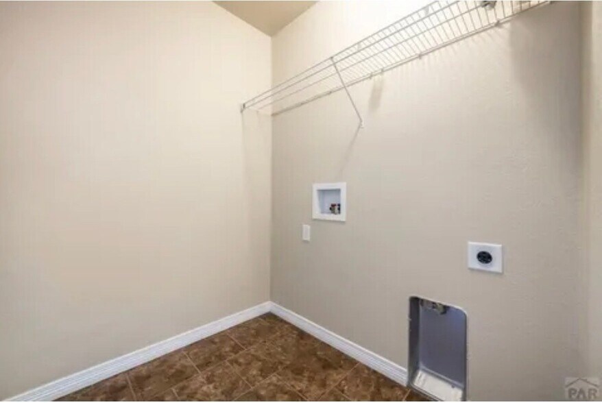 Building Photo - 7836 Braxton Dr