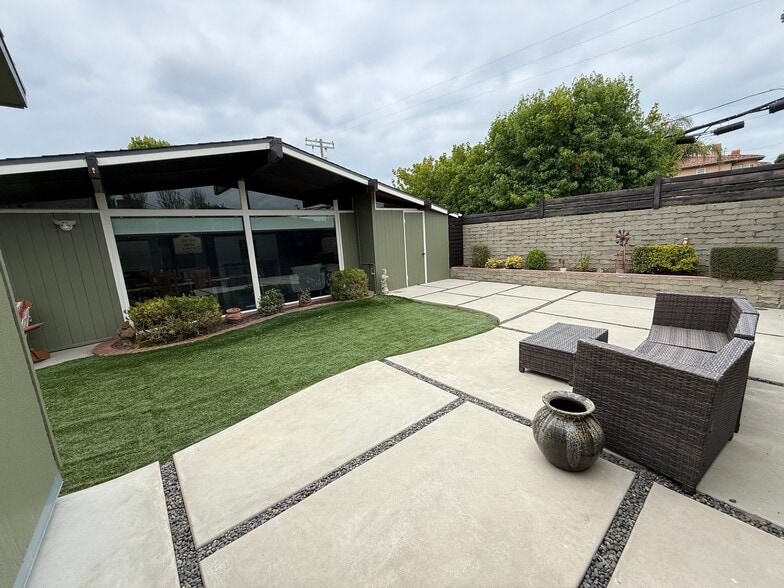 Building Photo - 9000 Stanmoor Dr