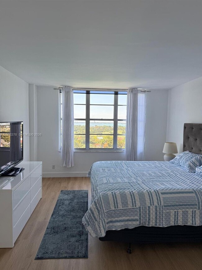 Building Photo - 5700 Collins Ave