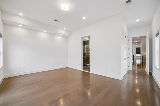 Building Photo - 46 Carlton Ave