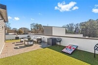 Building Photo - 2424 Memorial Dr SE