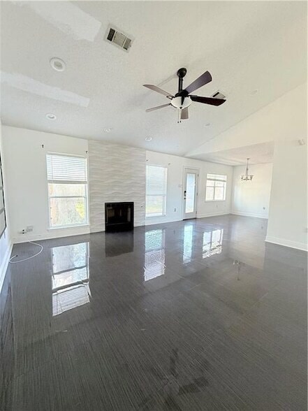 Building Photo - 1132 Indigo Ct