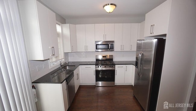 Building Photo - 1299 St Georges Ave