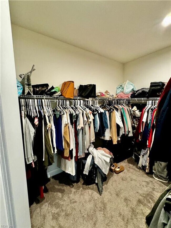 Building Photo - Stunning Modern Haven