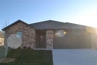 Building Photo - 1101 Southridge Ln