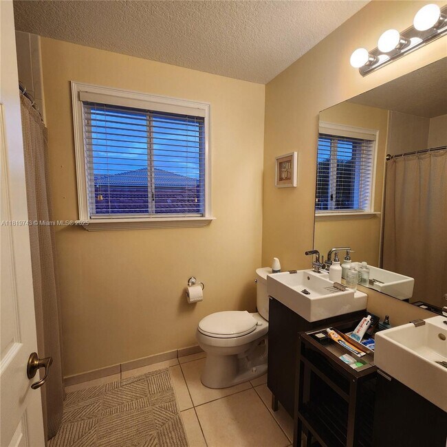 Building Photo - 4533 NW 109th Ct