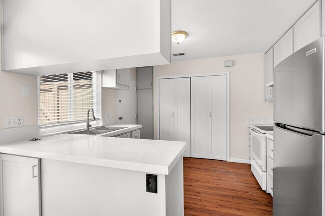 Building Photo - 10536 Greenford Dr
