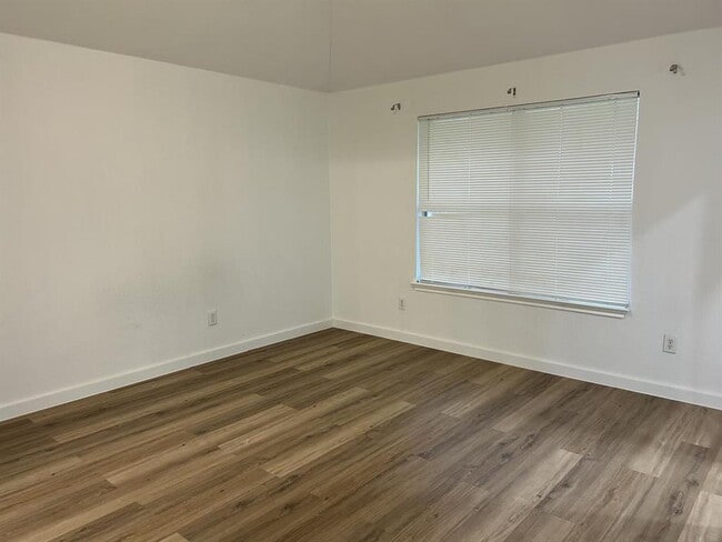 Building Photo - 1506 Cosmos Way