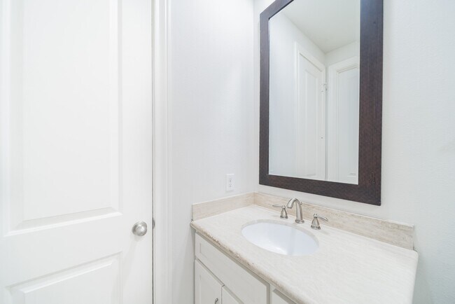 Building Photo - 2426 Bevis St