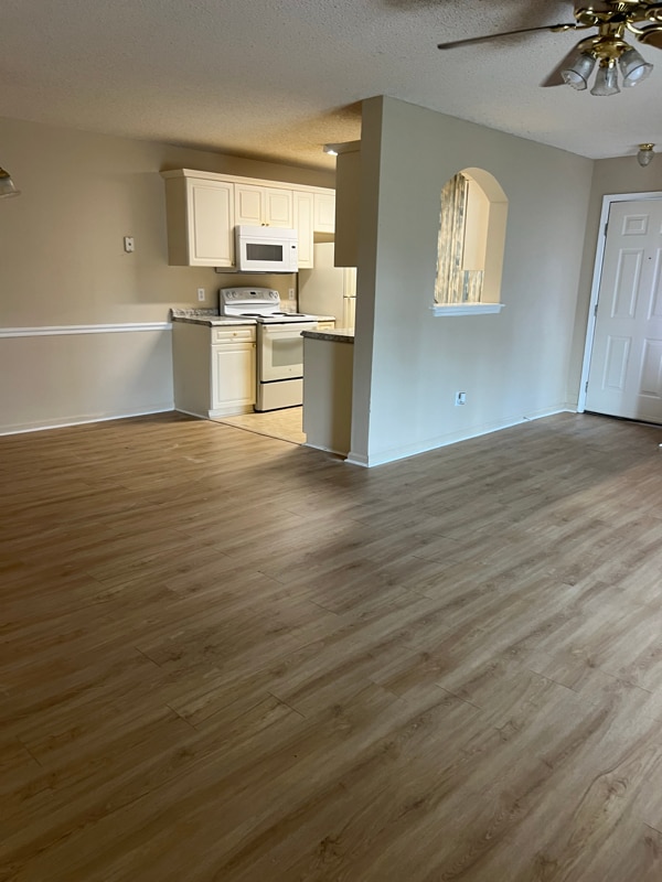 Building Photo - 743 Coventry Ln