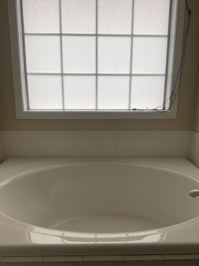 Building Photo - Windsor Garden Subdivision -