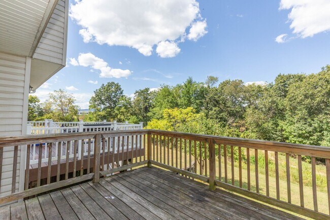 Building Photo - 3 Bed, 2.5 Bath in Martinsburg