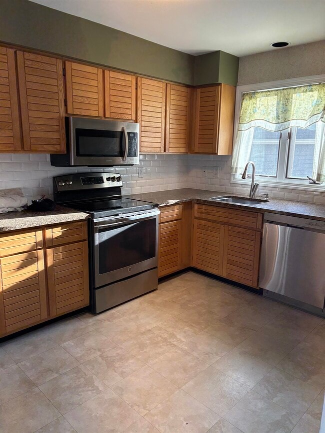 Building Photo - 71 Spinnaker Way