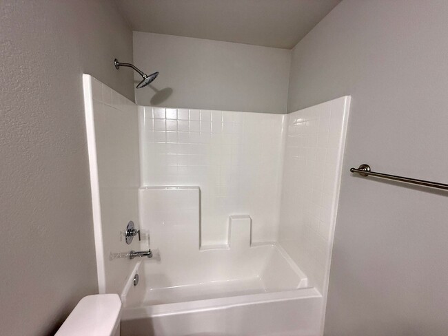 Building Photo - Newly Built 3-Bedroom, 2-Bath Home in a Prime Location Near Hospital & Shopping!
