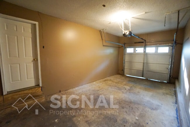 Building Photo - 1312 Winola Ln