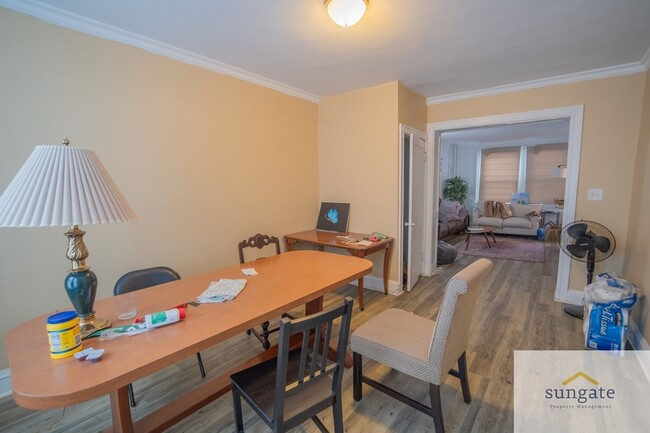 Building Photo - 213 E 33rd St