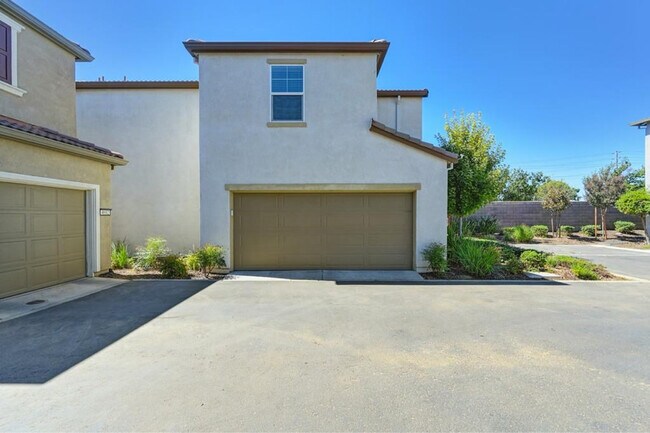 Building Photo - 4600 Ocean Ln
