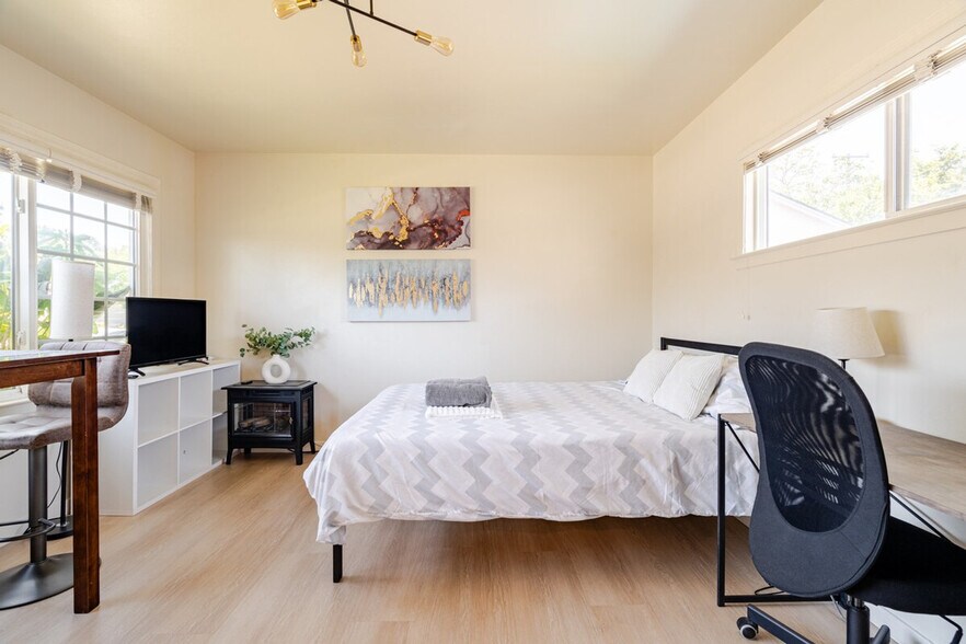 Building Photo - 945 Maryann Dr