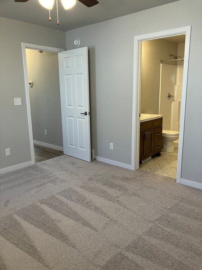 Building Photo - 4 Bed 3 Bath Single Family Home