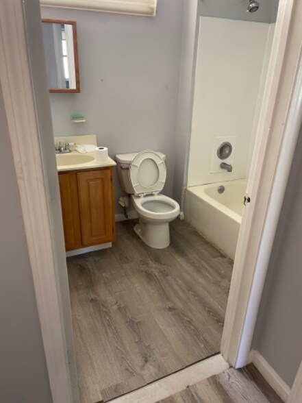 Building Photo - 38 Lincoln St