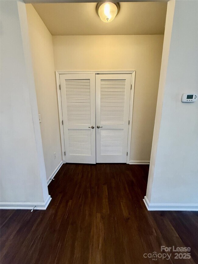 Building Photo - 9516 Birkwood Ct