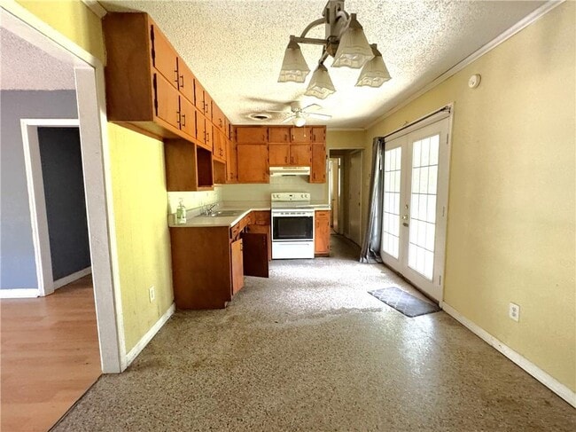 Building Photo - 654 Ynestra Dr