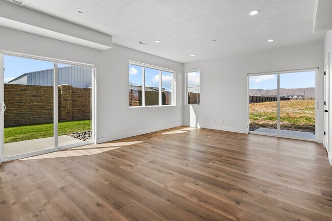 Building Photo - 489 W 1760 N