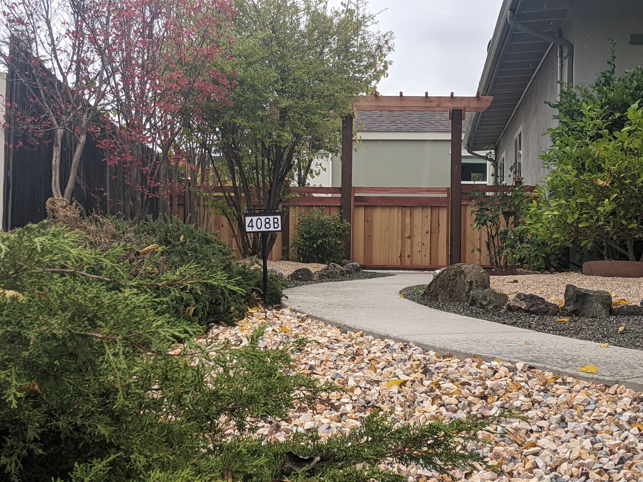 Building Photo - 408 Springvalley Dr