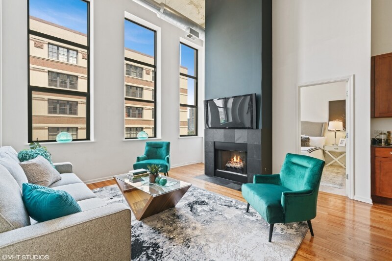 Building Photo - 758 N Larrabee St