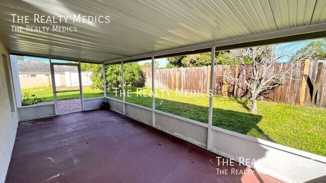 Building Photo - 14405 Lake Price Dr