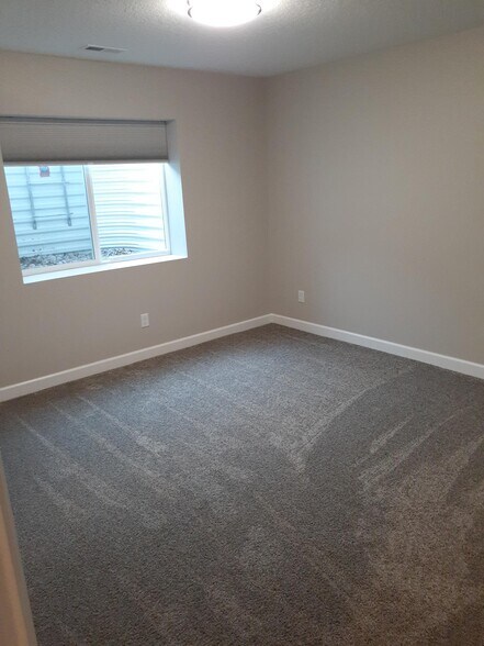Building Photo - 2805 Terrace Dr