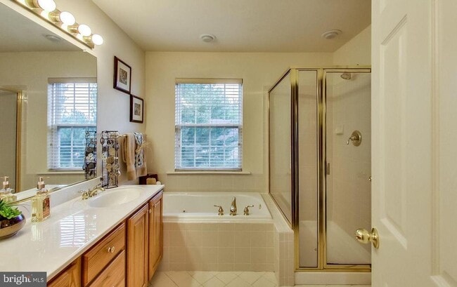 Building Photo - 3928 Bryant Park Cir