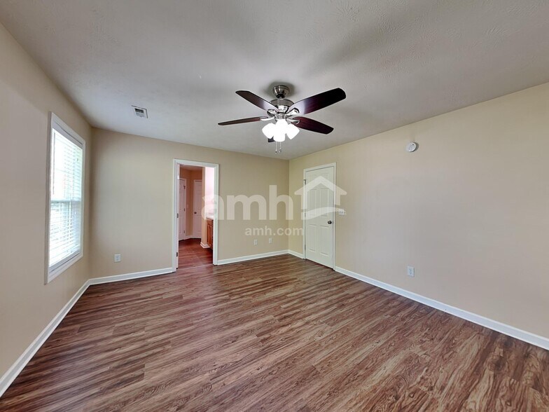 Building Photo - 3625 Bentfield Dr