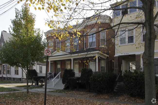 Building Photo - 409 W Dutton St