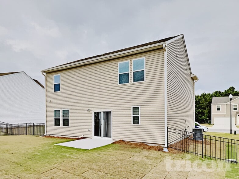 Building Photo - 165 Ogden Pond Pl