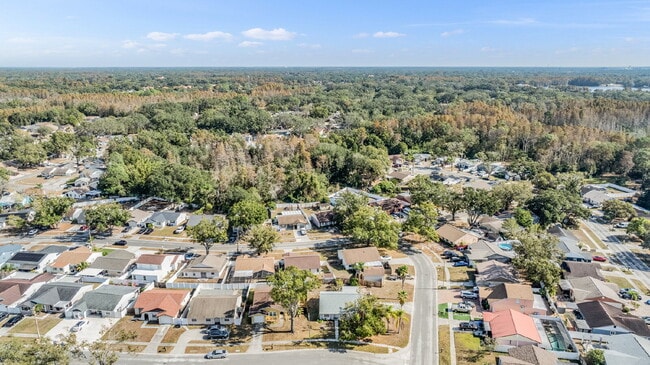 Building Photo - 16001 Saddlestring Dr