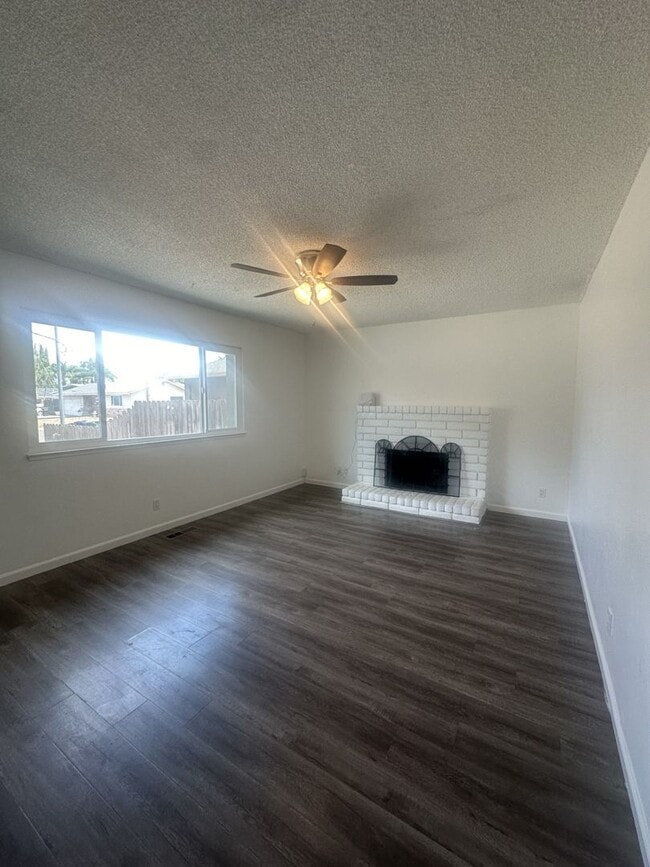 Building Photo - Coming in August-Ceres Home!