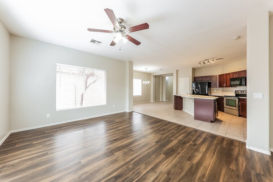Building Photo - 14881 W Riviera Dr